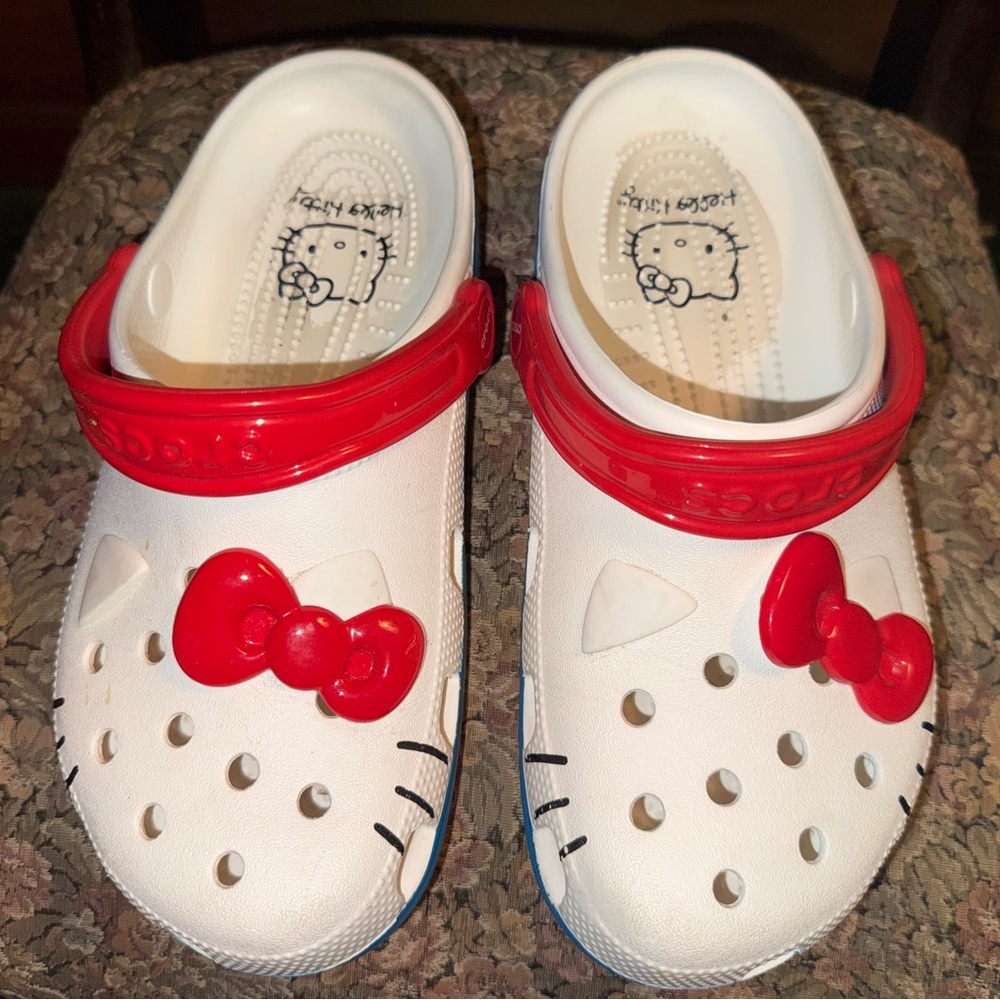 CROCS Hello Kitty - Red and White/Blue